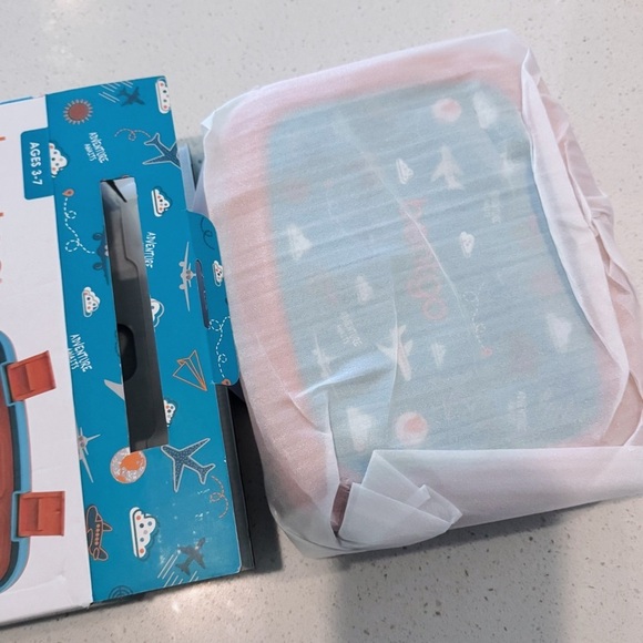 Bentgo Kids Lunch Box - Picture 3 of 5